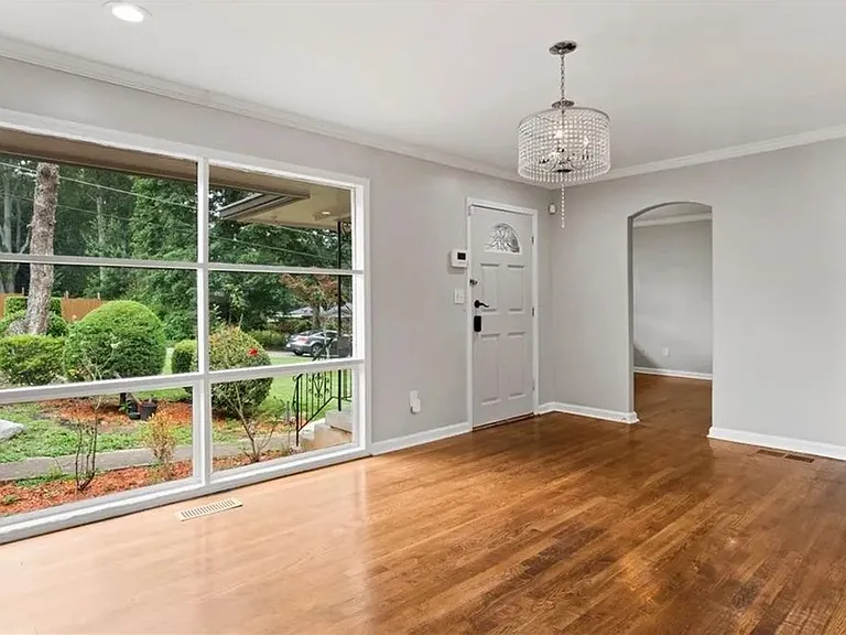 756 Patricia Dr — Photo 17