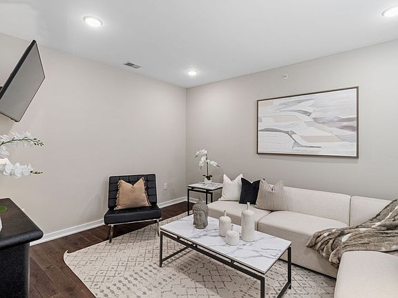 3rd image of 1407 N Carlisle St #304