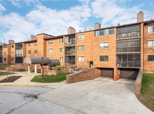 120 Fox Hollow Dr APT 208B, Mayfield Heights, OH 44124