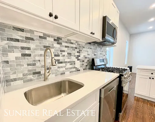 Rented by Sunrise Real Estate | media 7