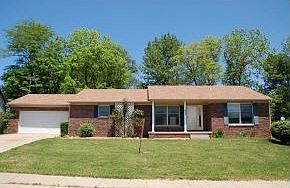 1st image of 833 E Clover Dr