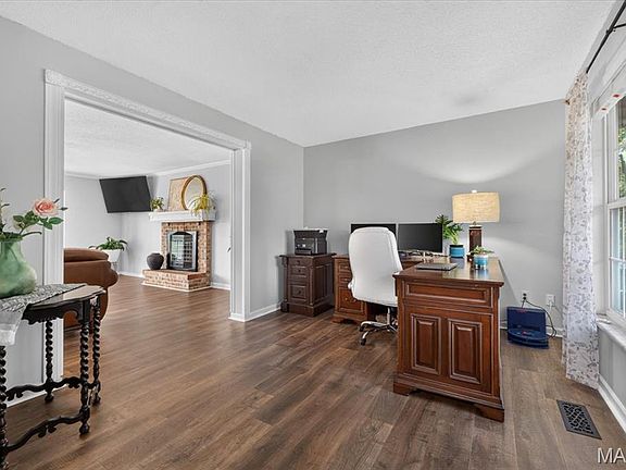 5th image of 312 Quiet Country Dr