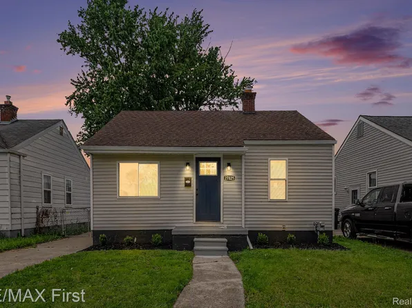 27825 Van Howe St, Roseville, MI 48066