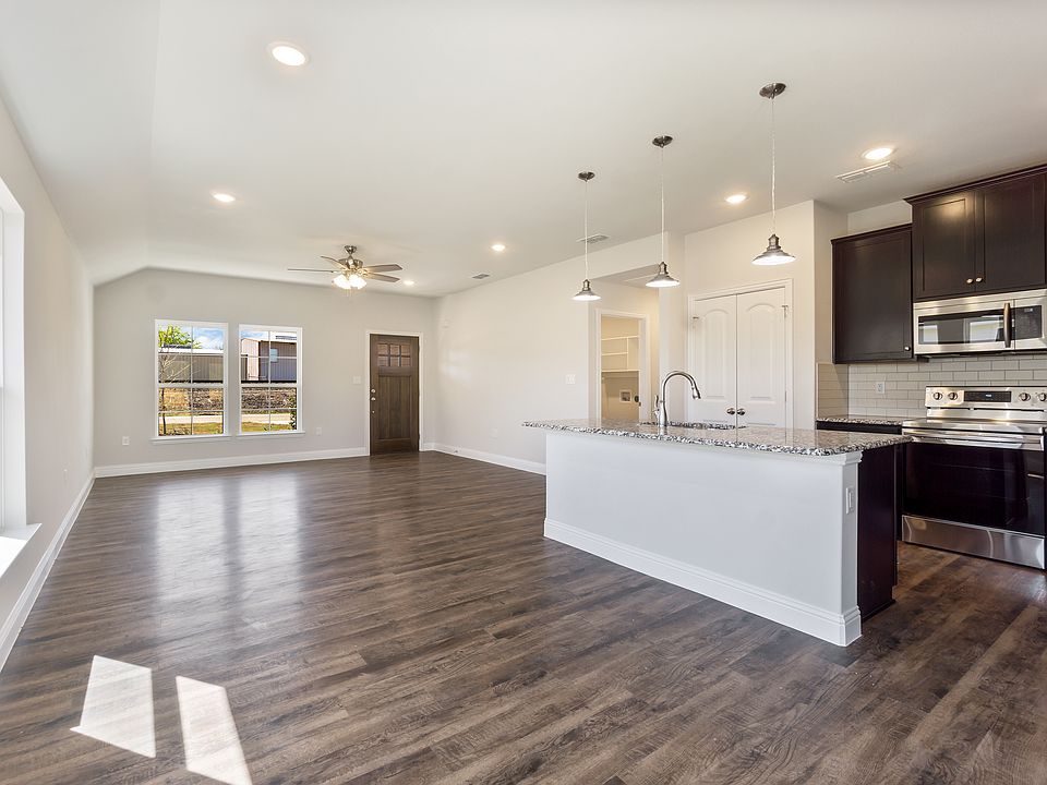 2nd image of 100 Thode St #Ri27ly