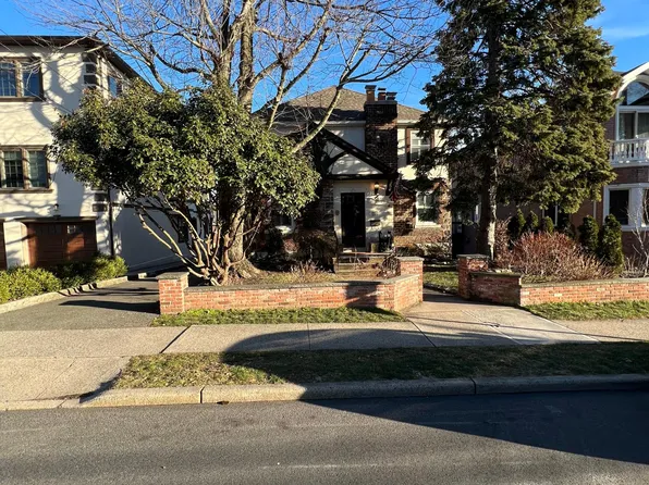 384 Adolphus Ave, Cliffside Park, NJ 07010