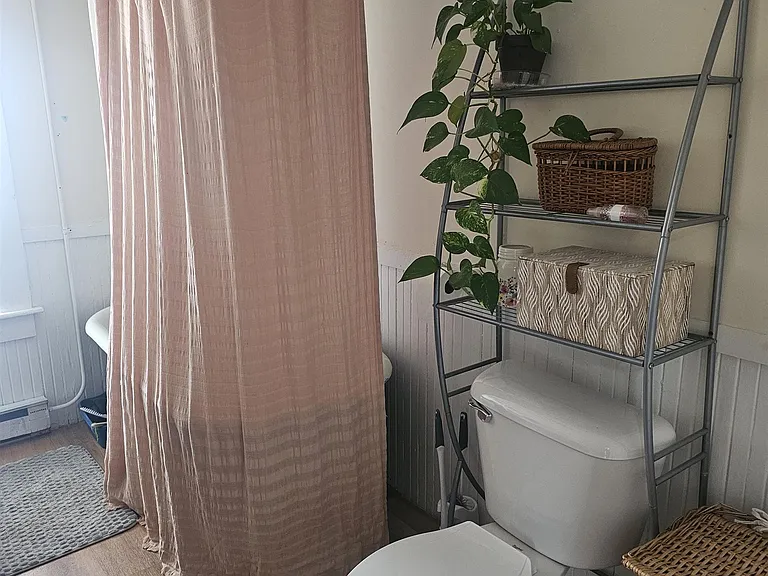 48 4th St #4 — Photo 8