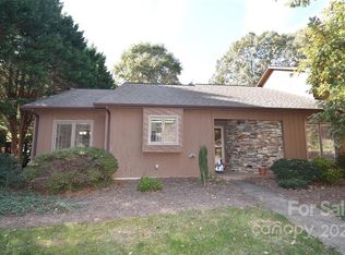 1734 12th St NE, Hickory, NC 28601