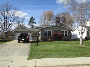 1401 Star Ave, Aurora, IL 60505