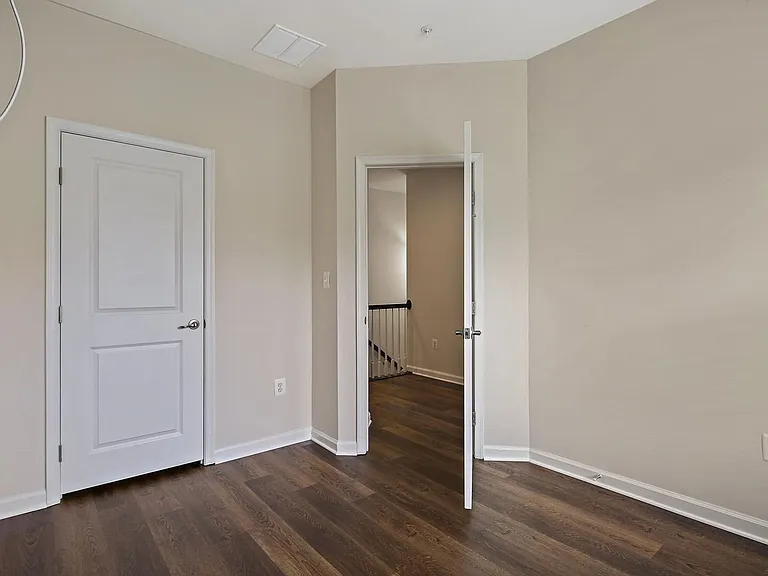11675 Emerald Green Dr — Photo 22