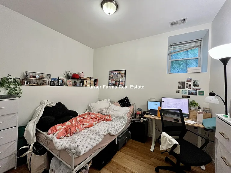 35 Forbes St — Photo 10