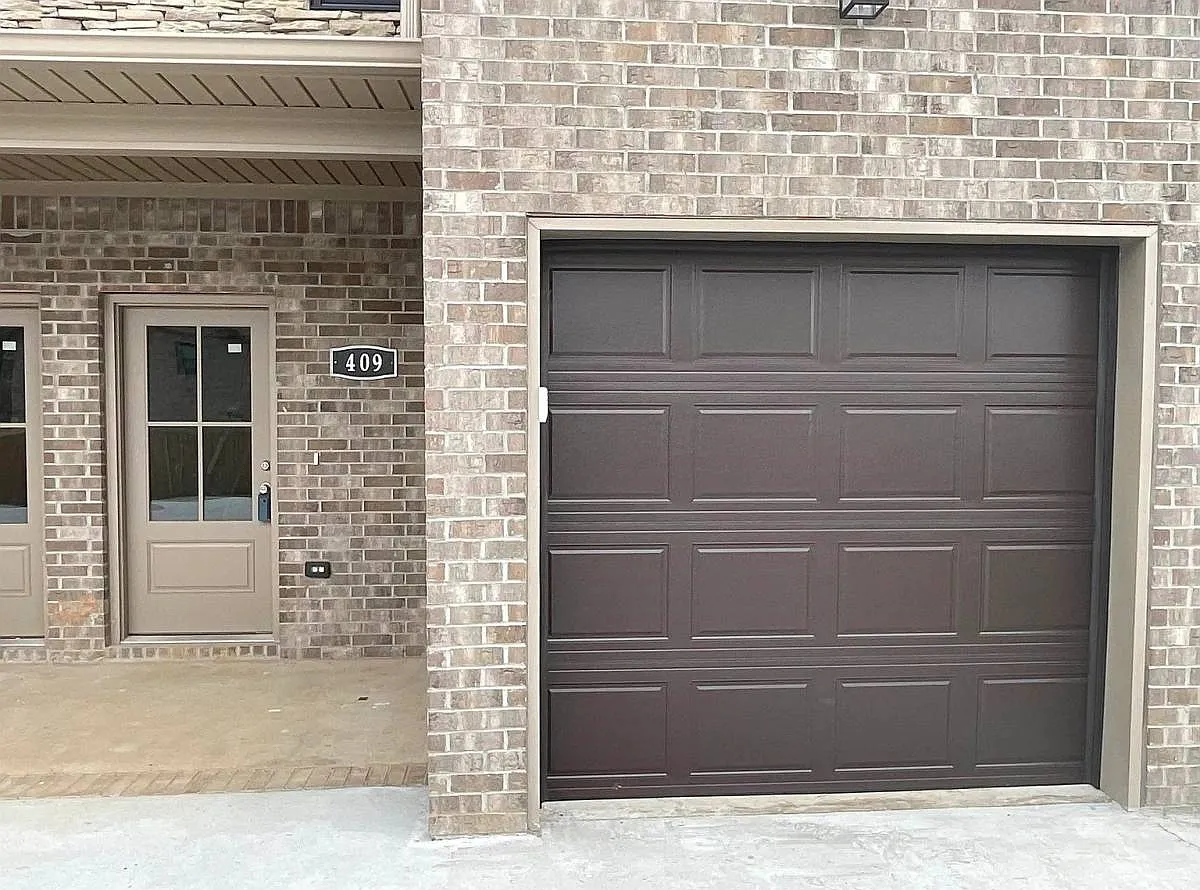 409 E Center St in Jacksonville, AR 72076 — Photo 2