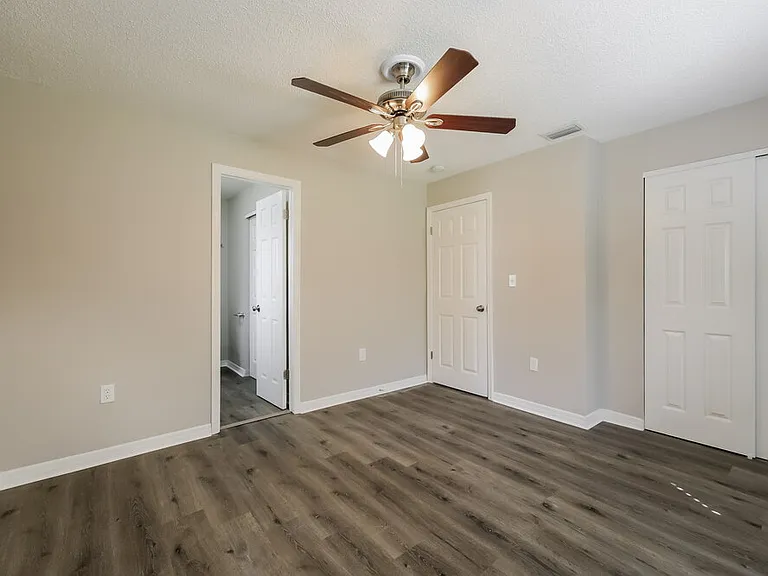 13115 Caribbean Blvd — Photo 11