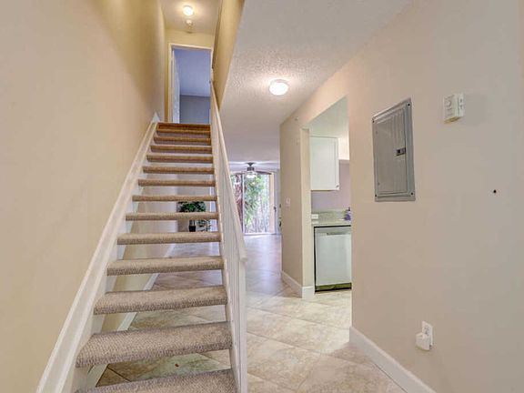 4th image of 1100 Scotia Dr APT 105