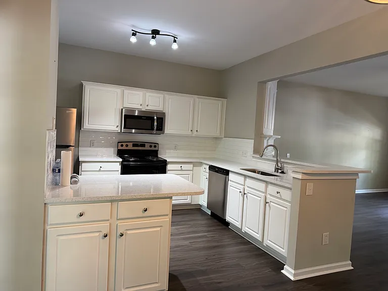6613 Rothchild Dr — Photo 3