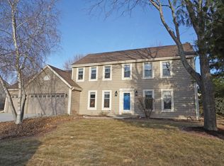 W242N5888 Quail Run Ln, Sussex, WI 53089