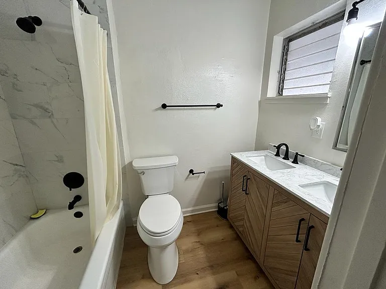 Dalmatian Dr — Photo 4