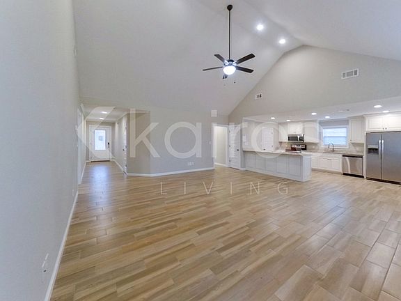 3rd image of 102 White Water Ln