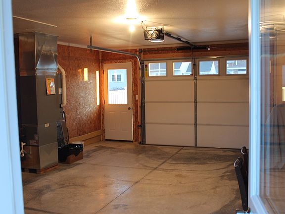 5th image of 907 Elk St