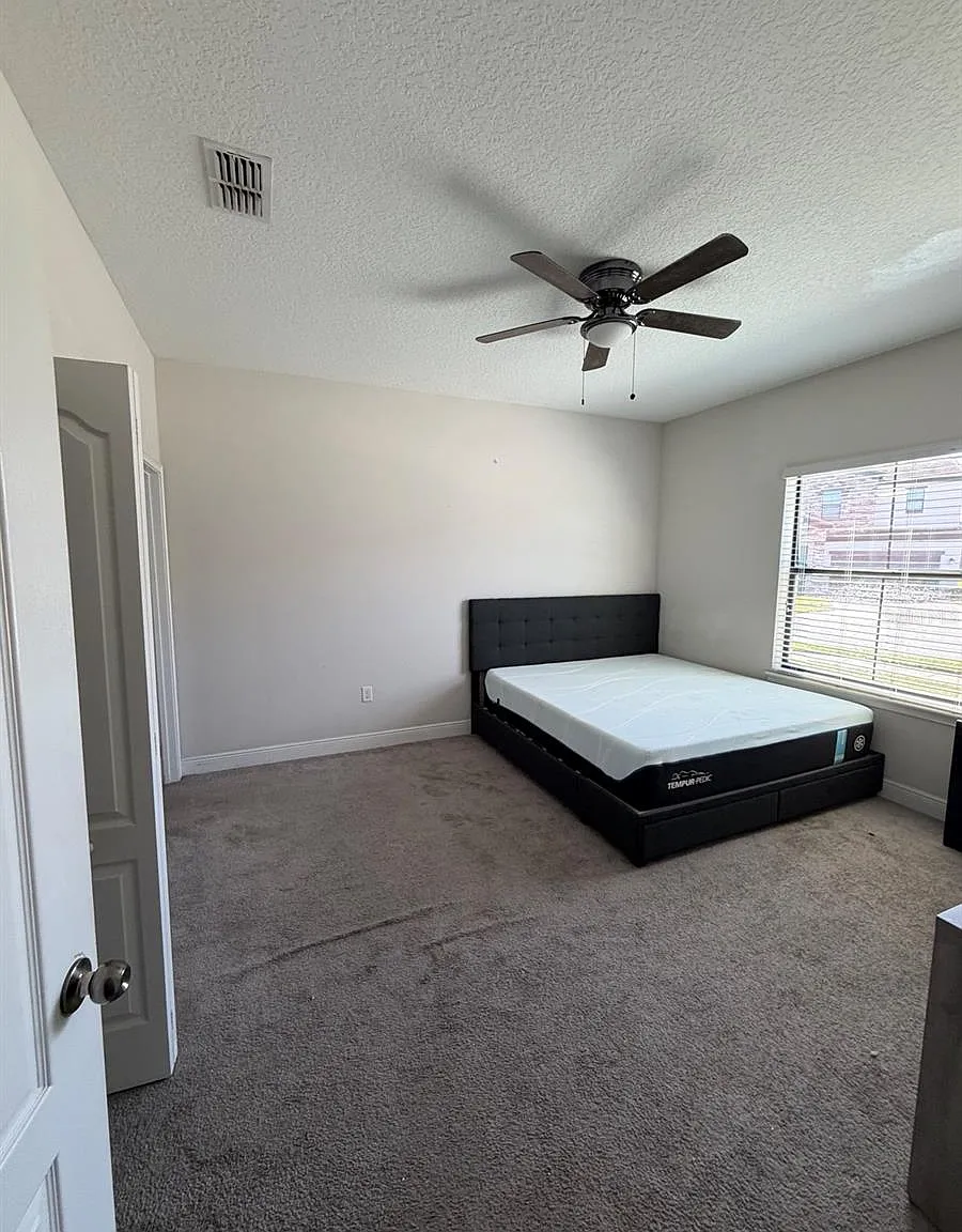 4 bed, 4.0 bath, 2537 sqft, $2,900 — Photo 4