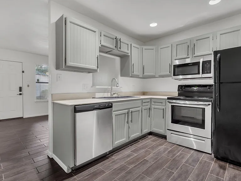 1624 Aquarena Springs Dr #G151 — Photo 6