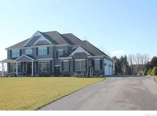 6 Evergreen Trl, Orchard Park, NY 14127
