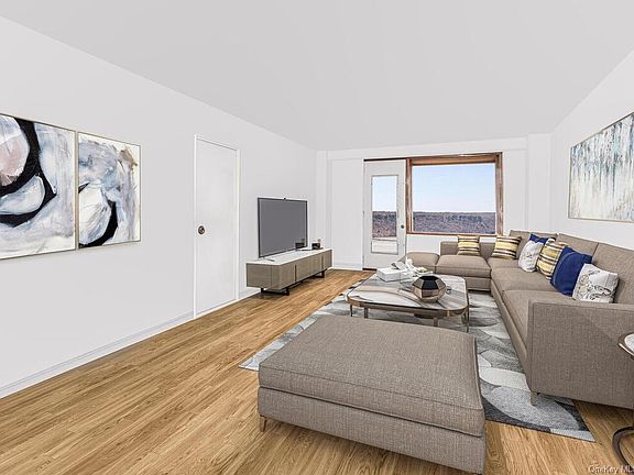 3rd image of 5700 Arlington Ave APT 15-B