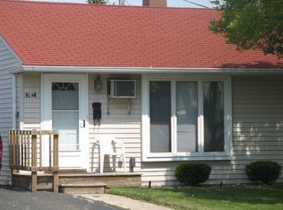 8914 S Corcoran Rd, Hometown, IL 60456