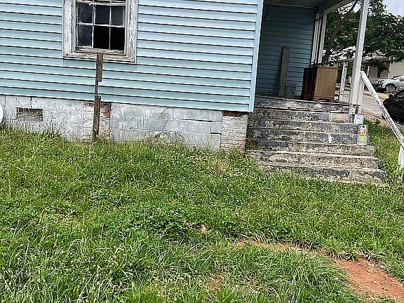 3rd image of 21 Henry St