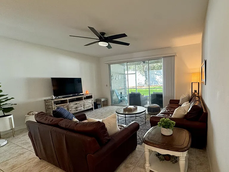 6789 Roundleaf Dr — Photo 9
