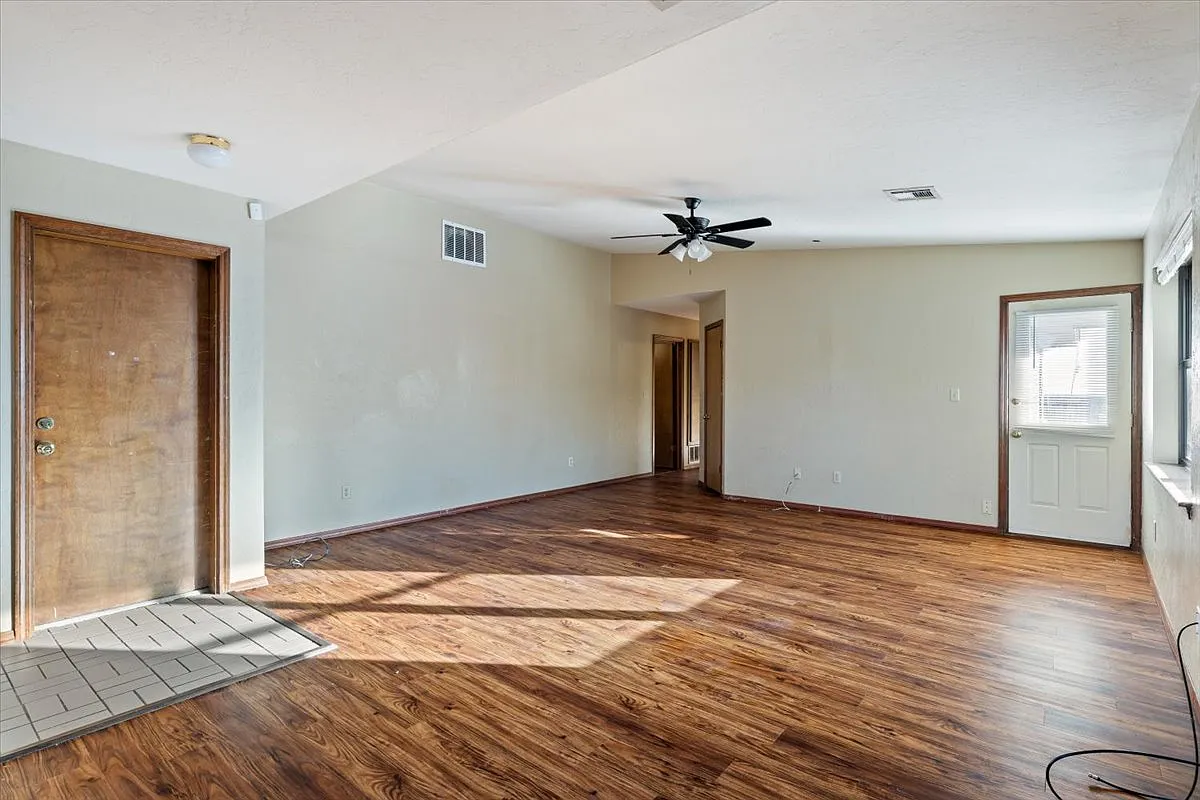 3916 Southwest Mesquite Drive - 1 — Photo 2