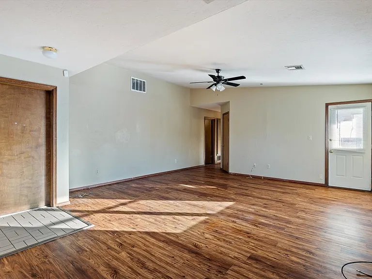 3916 SW Mesquite Dr — Photo 1