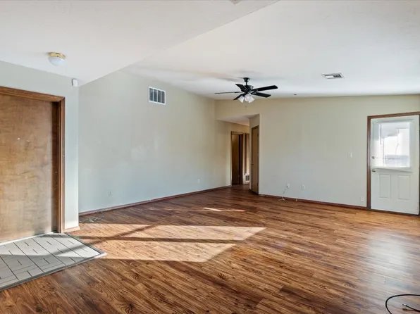 3916 SW Mesquite Dr, Lawton, OK 73505