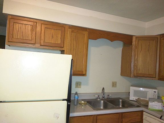 4th image of 3402 W Reservoir Blvd