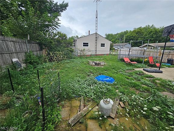 2nd image of 265 Massillon Rd
