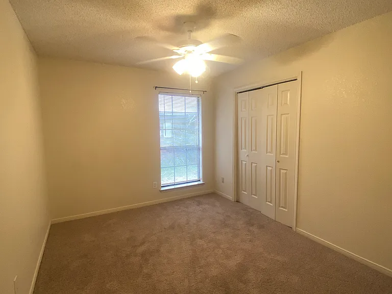 1703 Tanglewood Dr — Photo 29