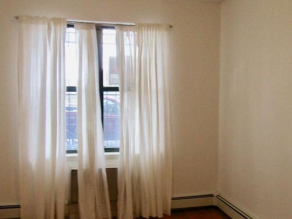 5th image of 137 Columbia St #1