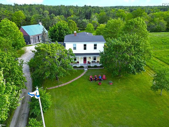 3rd image of 28 Silver Point Rd