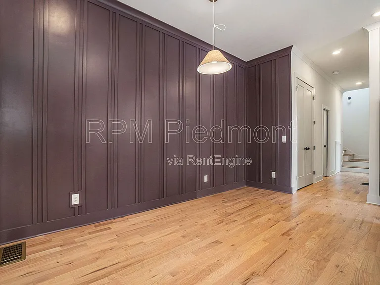 1081 Hill St SE #B — Photo 13