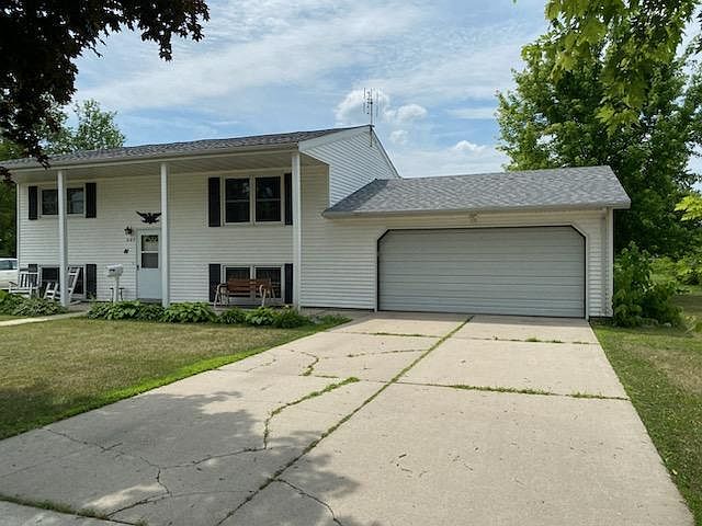 1st image of 605 E Elm Ave