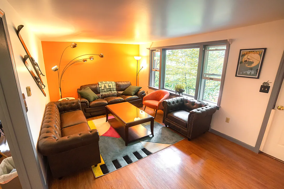 Living room - 112 Horseshoe Rd #2