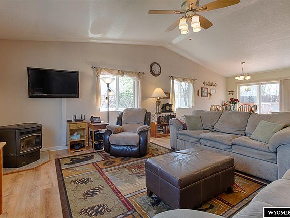 5th image of 519 Emigrant Dr