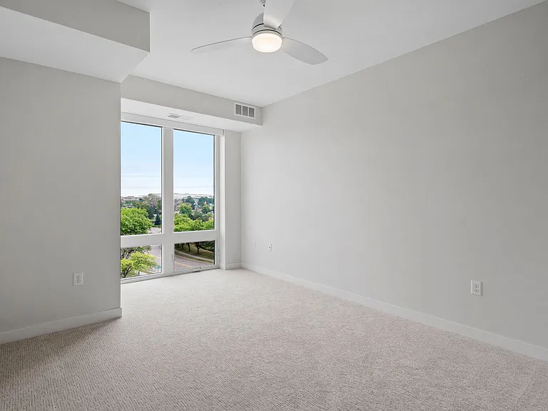 Maison - 1 Bed / 1 Bath - 785-791 Sq.Ft.