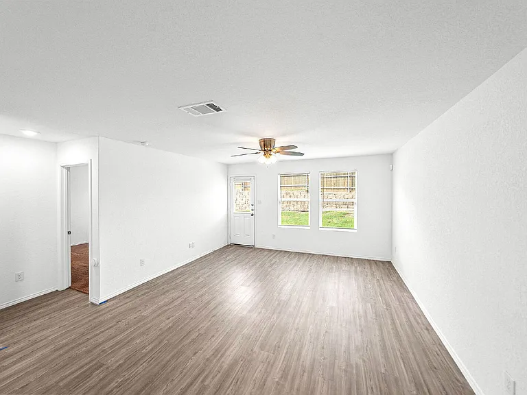 8802 McCoy Pass — Photo 8