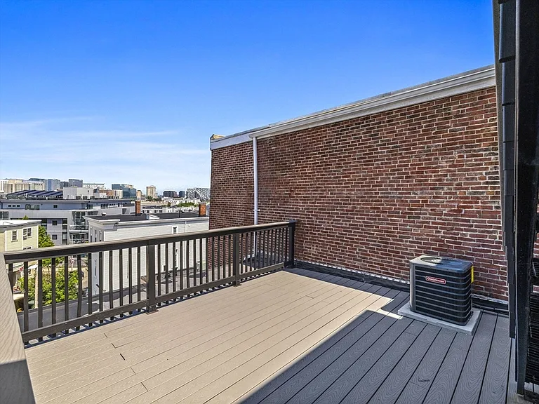 408 E 3rd St #5 — Photo 10