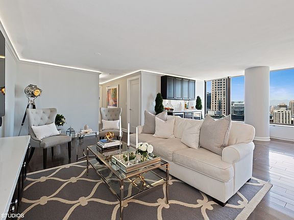 4th image of 505 N Lake Shore Dr APT 5801