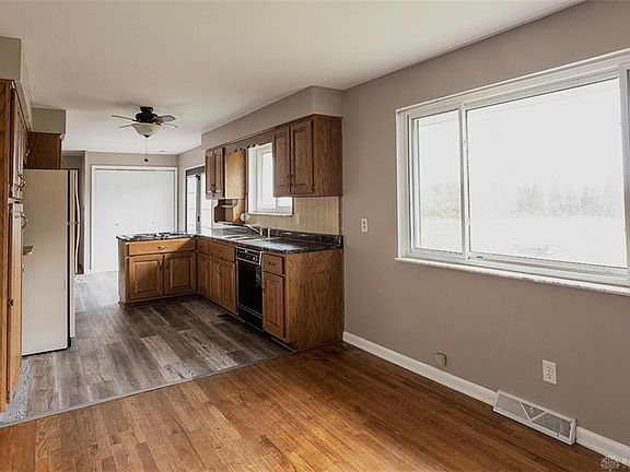 5th image of 4650 Lamont Dr