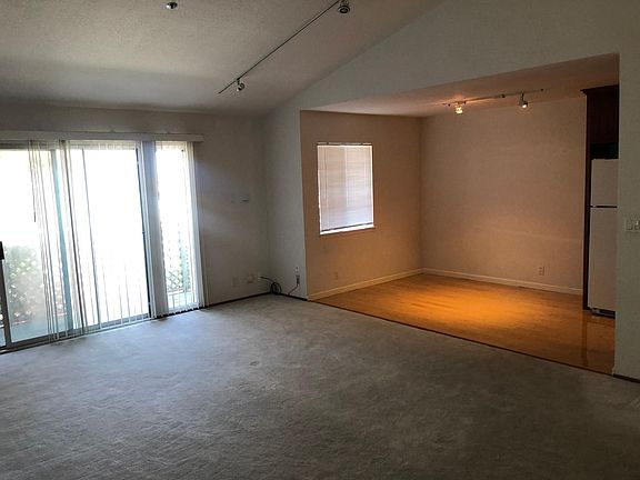 4th image of 1024 San Luis Cir Unit 723