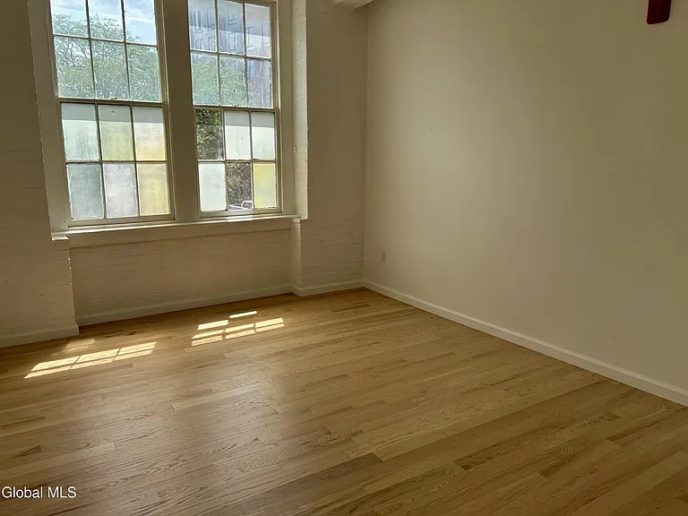 155 River St #2D — Photo 6