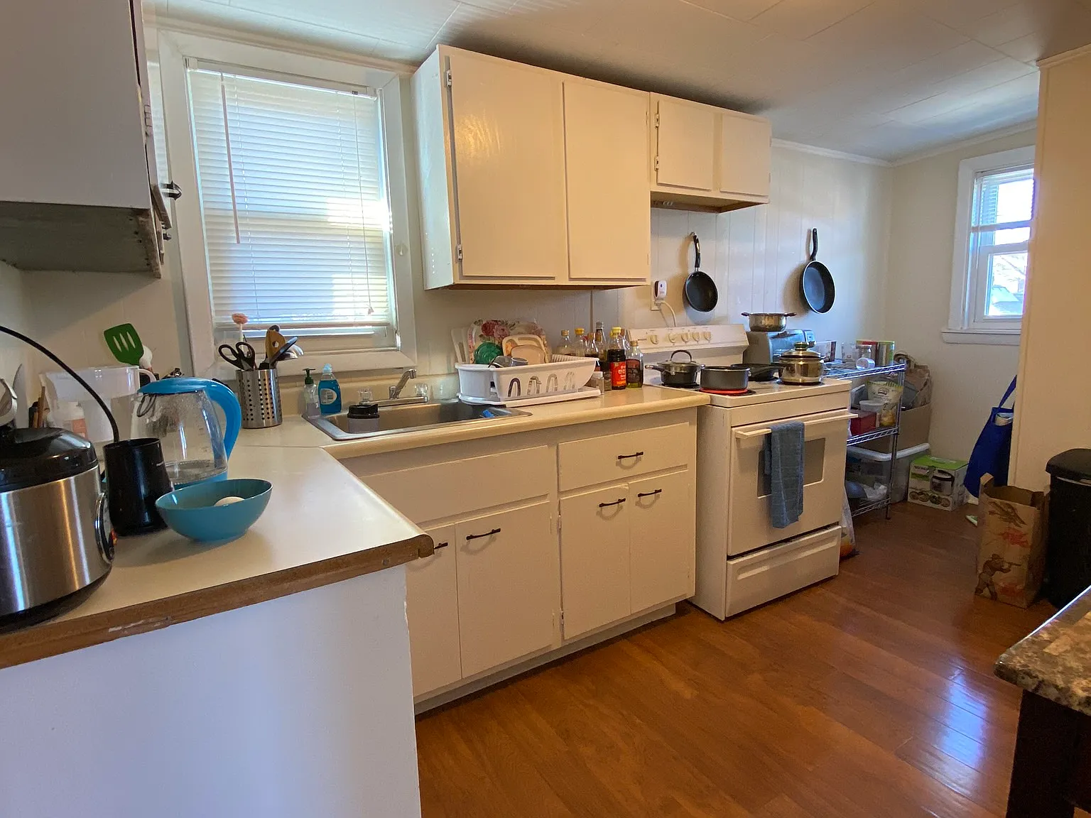 2 bed, 900 sqft, $3,350 — Photo 3