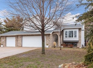 4474 Victoria St N, Saint Paul, MN 55126